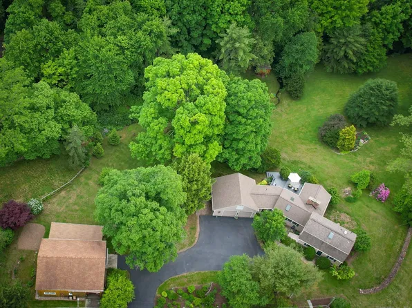 4 North Road, East Granby, CT 06026