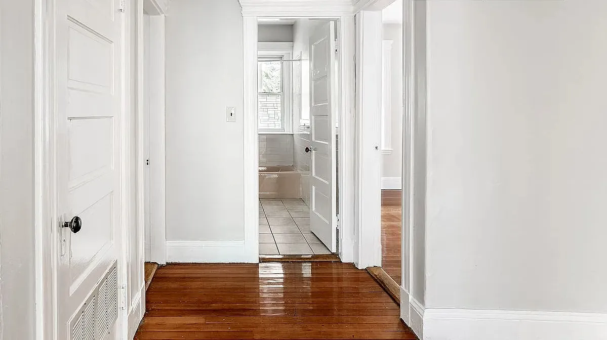 4 bed, 2200 sqft, $5,200 — Photo 4