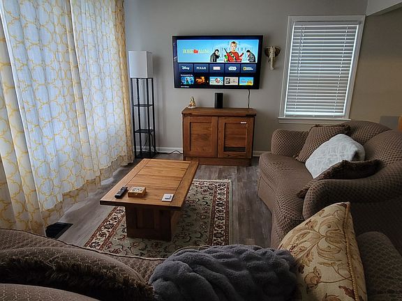 5th image of 4518 Laurel Rd