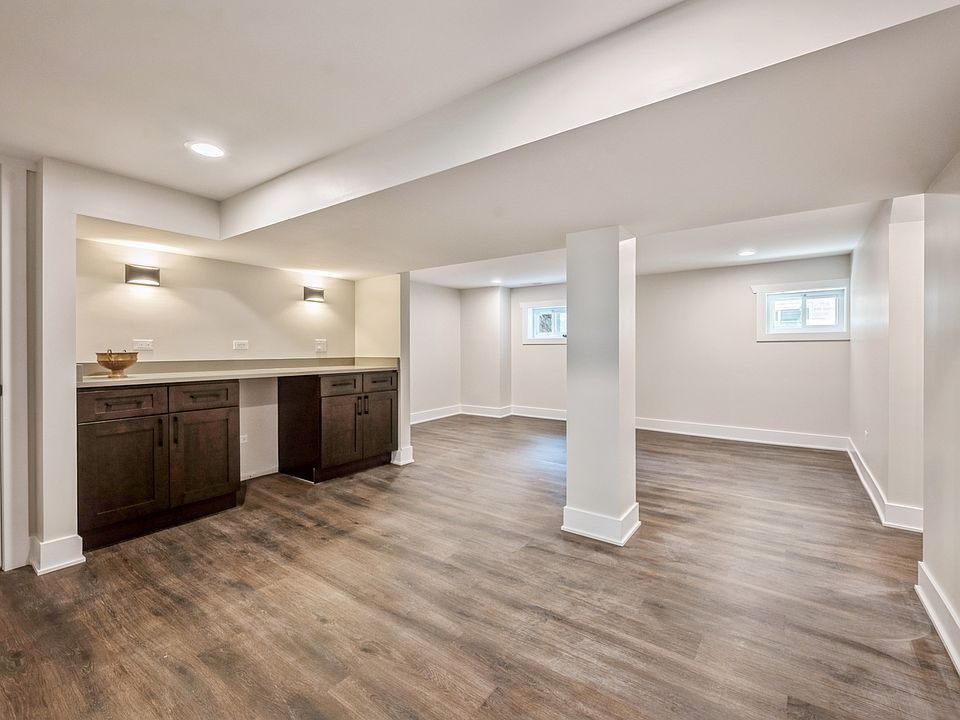 2nd image of 5218 N Natoma Ave