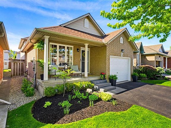 2nd image of 41 Briarose Pl