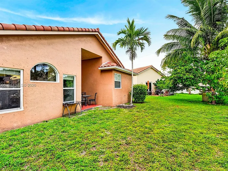 13337 SW 52nd St — Photo 33