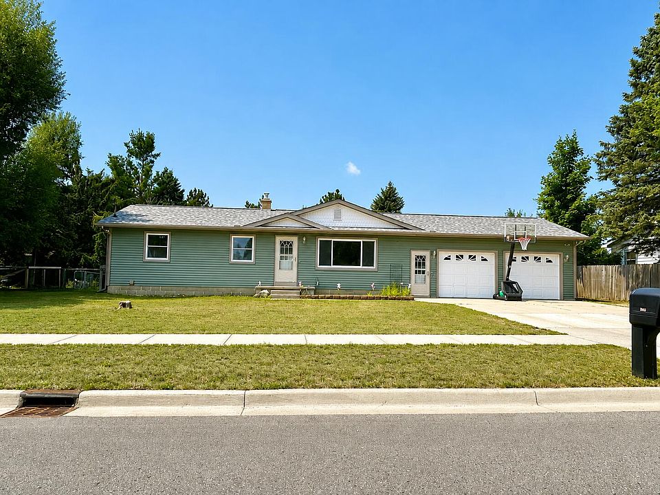 1st image of 809 Clover Dr