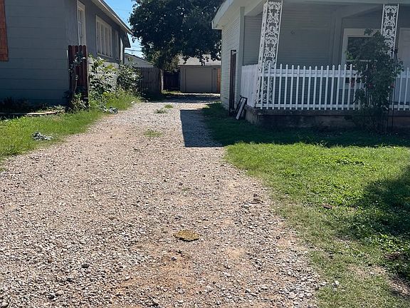 2nd image of 2518 Carter Ave