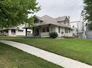 123 S 4th St, Howells, NE 68641