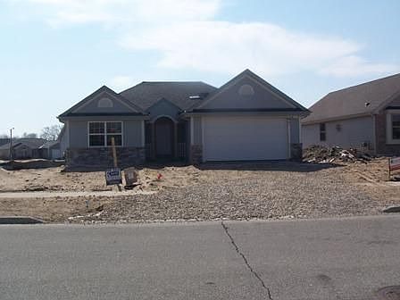1st image of 419 Sand Dr