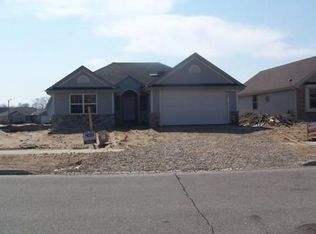 419 Sand Dr, West Bend, WI 53095