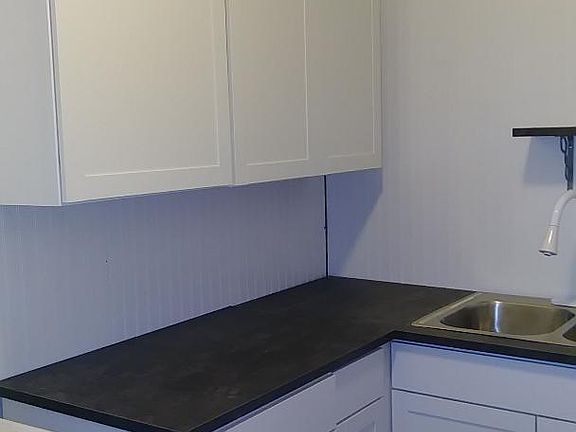5th image of 1107 N Pennsylvania St APT 4