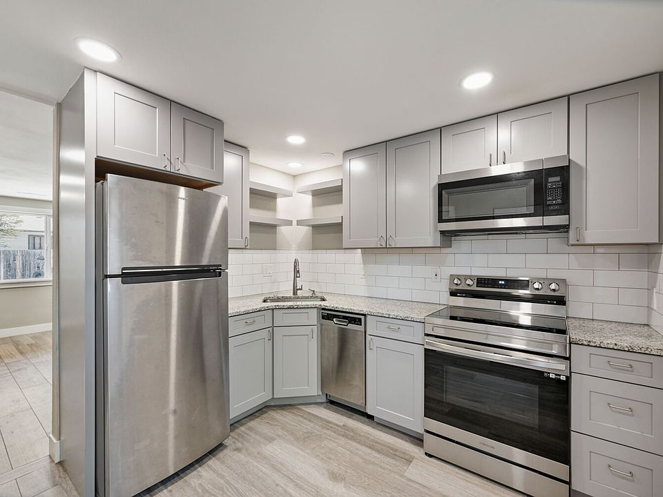 1st image of 131 S Jefferson Ave APT 2