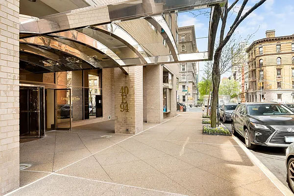 Rented by Sotheby's International Realty | media 11