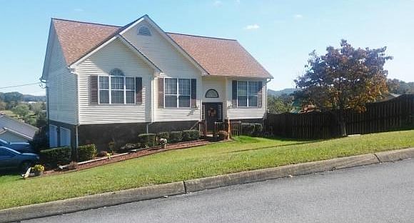 LARGE CORNER LOT FENCED