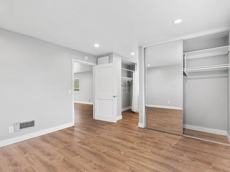 9175 Campina Dr #5 — Photo 4