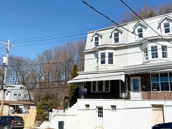 207 S Saint John St, Schuylkill Haven, PA 17972