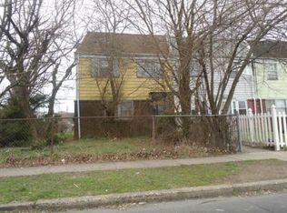 2401 Bloomsdale Rd, Levittown, PA 19057