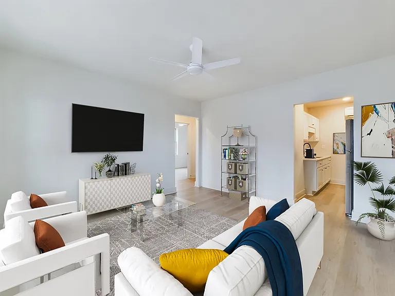 2 E Sunset Ave #3 — Photo 2