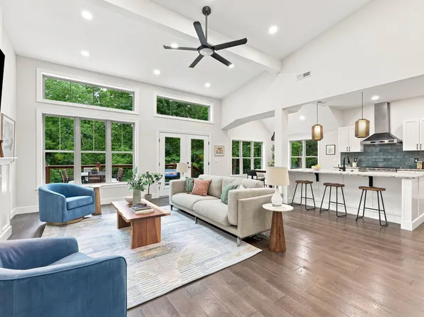 2010 Damascus Church Rd, Chapel Hill, NC 27516
