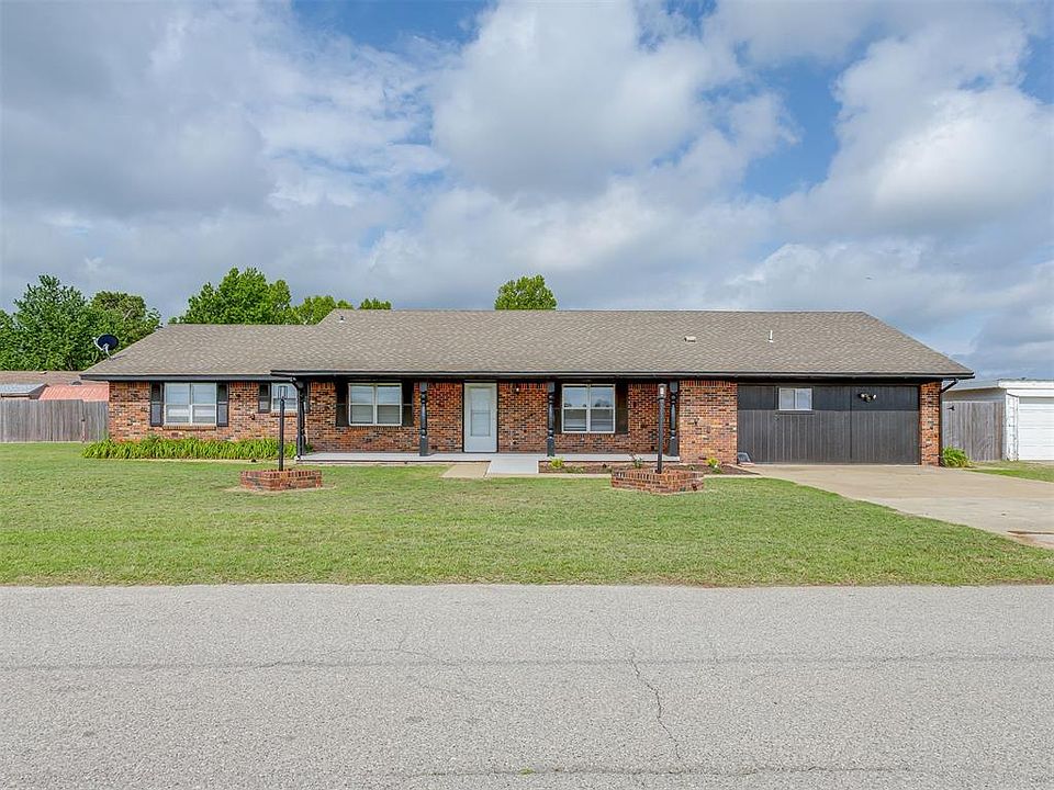 1st image of 202 Walter Way