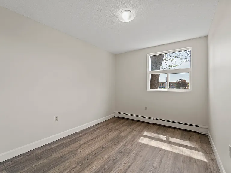 50 Merritt Ave — Photo 9