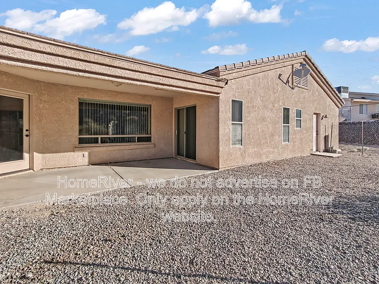 4042 Columbia Dr — Photo 16