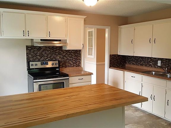 5th image of 2101 Parks St