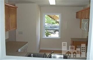 4th image of 5138 Greenville Loop #C