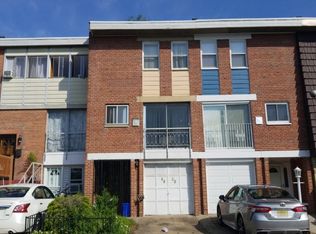 6925 Lindbergh Blvd, Philadelphia, PA 19142