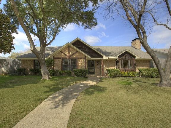 2nd image of 2321 Claridge Cir