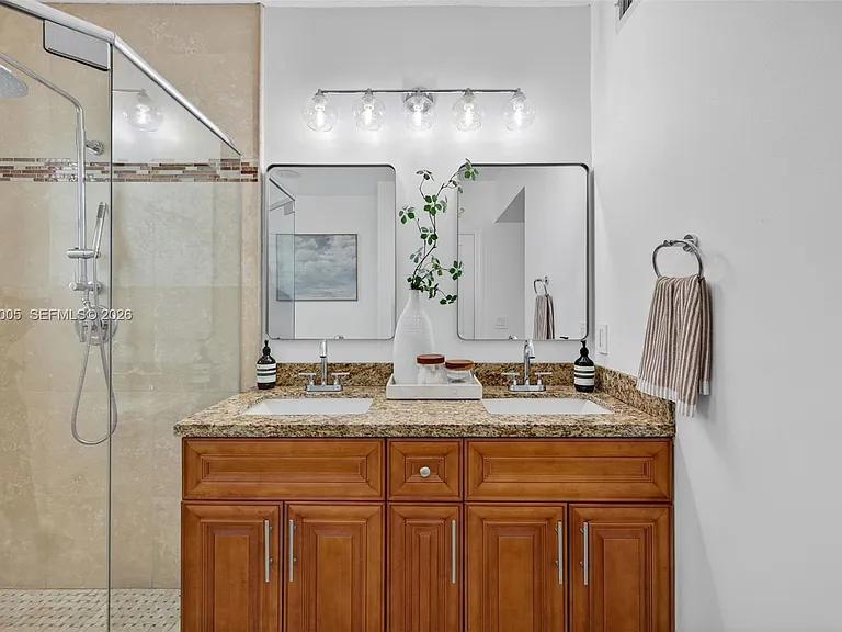 1214 W Las Olas Blvd — Photo 35