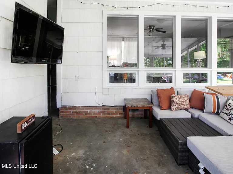 1849 Parkridge Dr — Photo 32