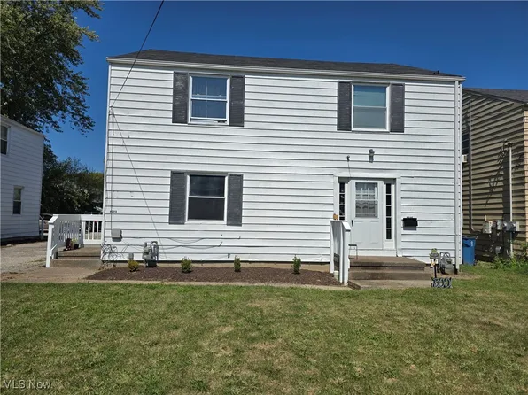 2323/2325 Homewood Dr, Lorain, OH 44055