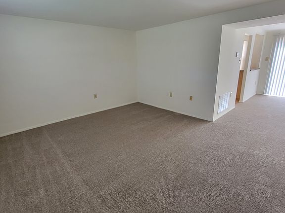 3rd image of 1809 Pine Grove Ct #1809