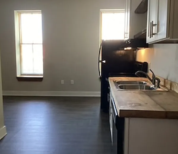 4 S King St #209