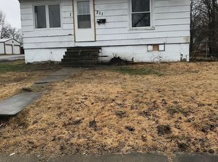 311 S Jesse St, Christopher, IL 62822