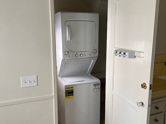 5th image of 613 N Spaulding Ave #613