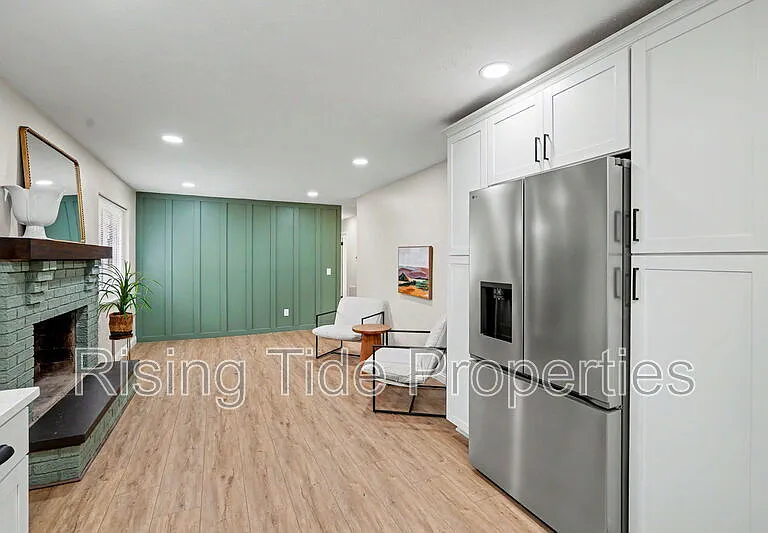 2569 Richmar Dr — Photo 6