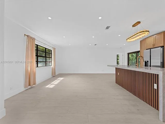 401 SW 63rd Ter — Photo 10