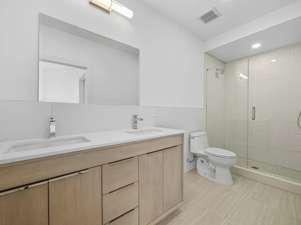 425 3rd Street image 18 of 41