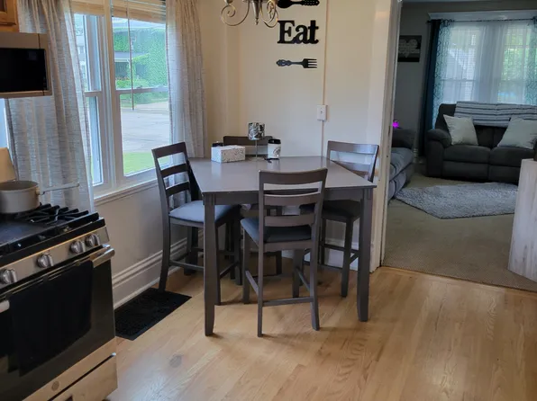 320 S River St APT A, Montgomery, IL 60538