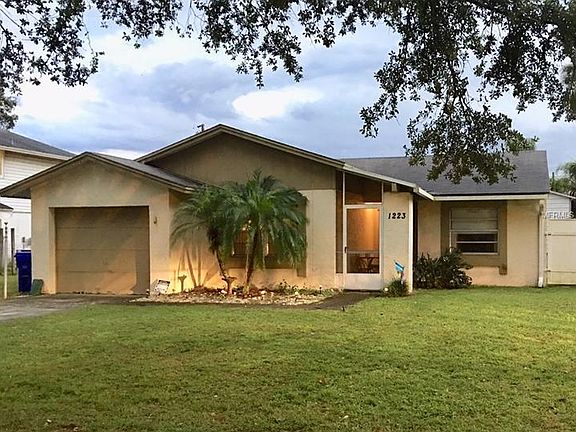 2nd image of 1223 Spinnaker Dr