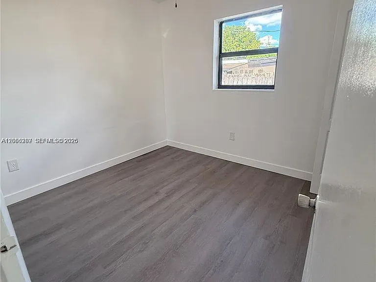 11821 SW 185th Ter — Photo 13