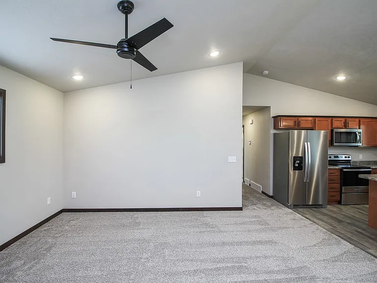 600 & 620 W Samantha St #620-2 — Photo 5