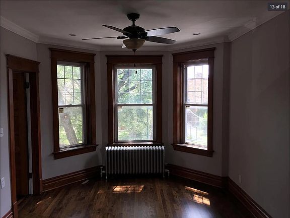 3rd image of 1542 W Thome Ave #2