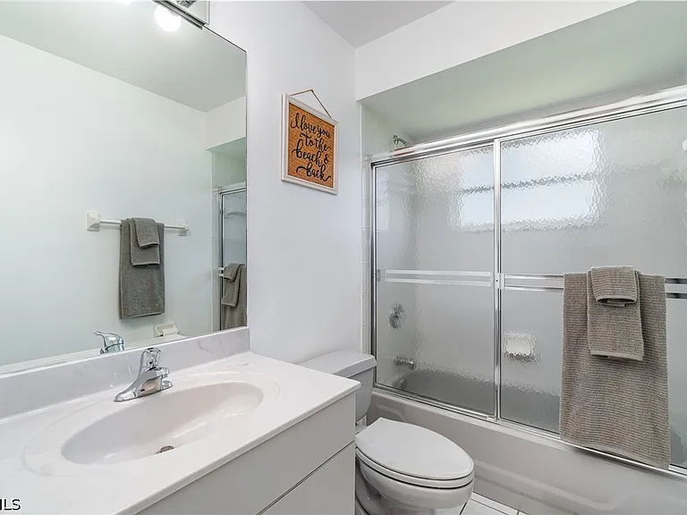 1308 SE 21st Ter — Photo 20