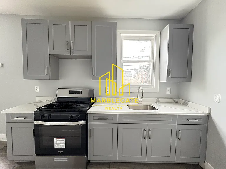 465 Ferry St #11 — Photo 1