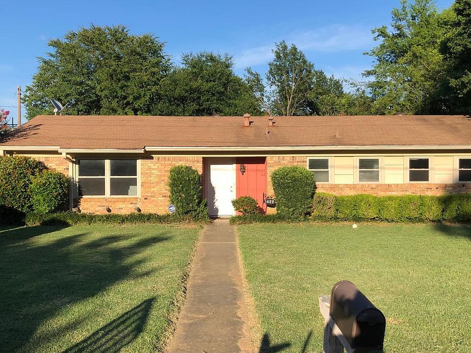 1st image of 1422 Auburn Dr