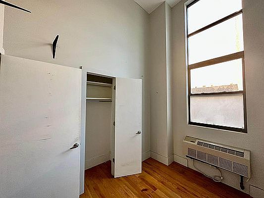 4th image of 564 De Kalb Ave #1