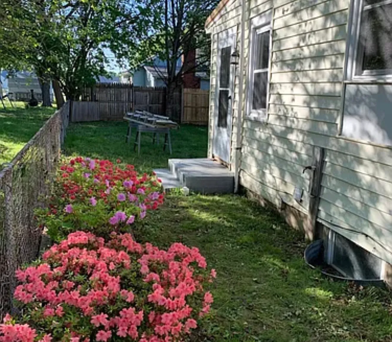 3 bed, 1.5 bath, 1064 sqft, $1,850 — Photo 1