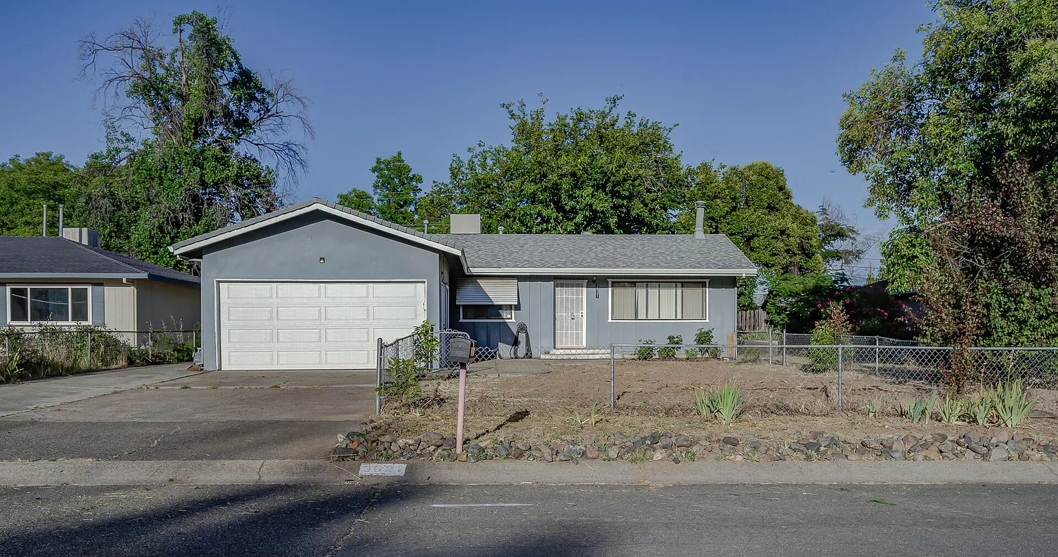 3621 Park Dr photo 1
