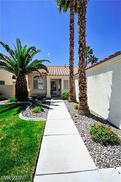 1st image of 5521 Desert Valley Dr