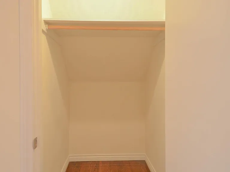 1848 S Redondo Blvd #1848 — Photo 9